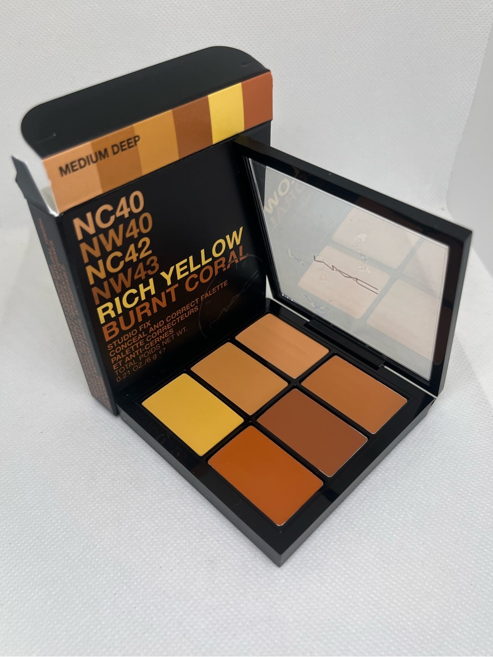New Mac Studio Fix Conceal & Correct Face Pallete MEDIUM DEEP 0.21 oz / 6g